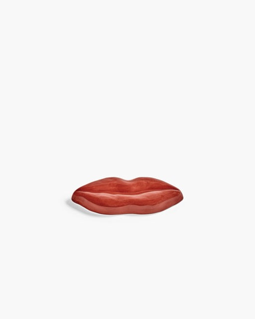 Serving Lips