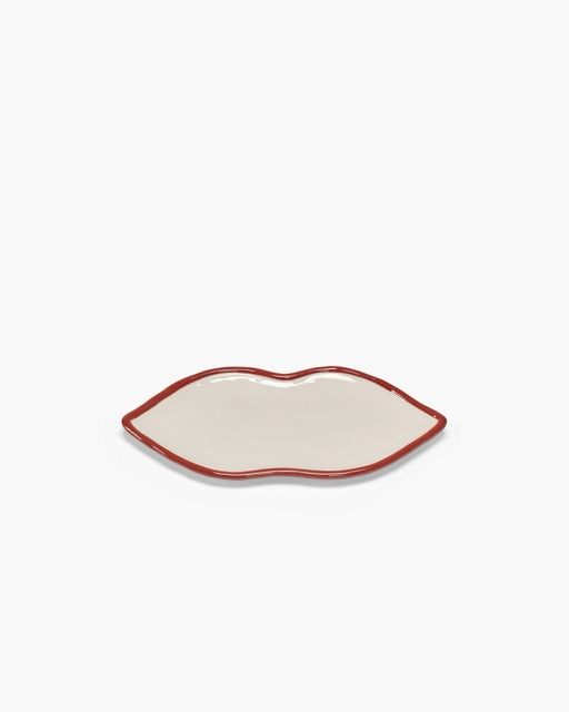 Serving Lips